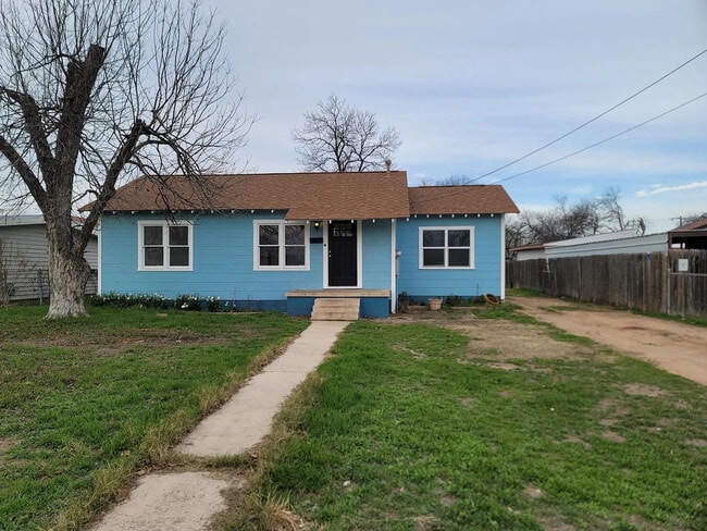 Photo - Room in House on Motel Dr