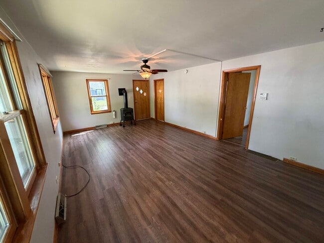 Photo - 704 Gilbert St