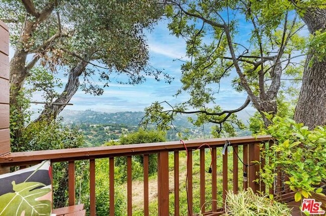 Photo - 10136 Hollow Glen Cir