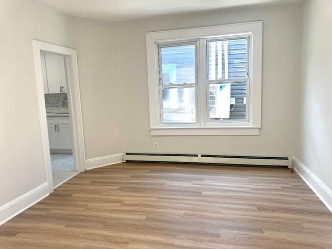 Building Photo - 143 Jericho Tpke Rental