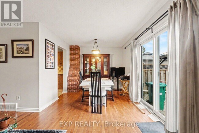 Photo - 6461 Colony Square