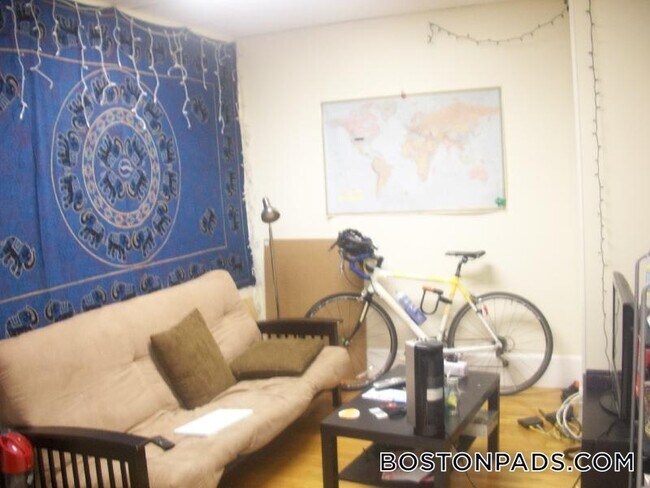 Photo - 879 Beacon St Unidad 23