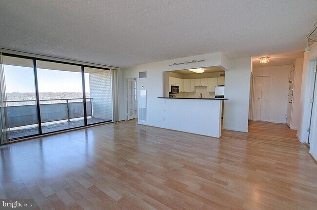 Photo - 5225 Pooks Hill Rd Unidad 1128N