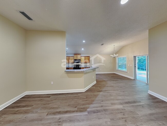 12052 Hayden Lakes Cir