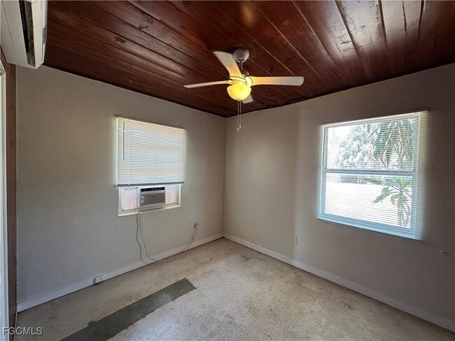 Photo - 1935 Ricardo Ave