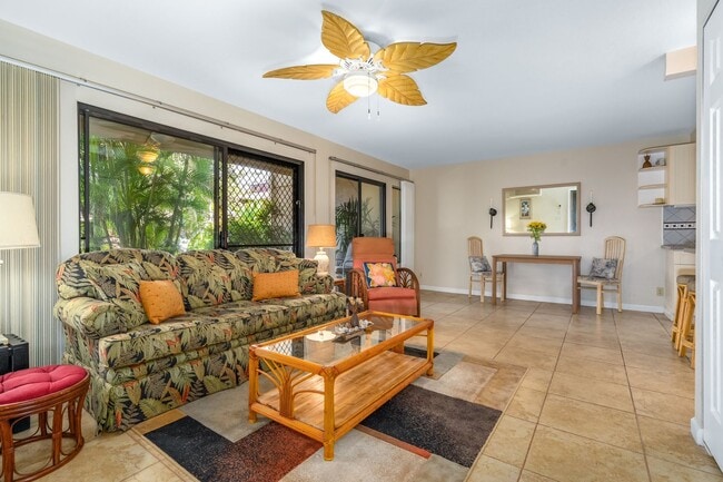 Building Photo - Fully Furnished 2 Bed/1.5 Bath, Maui Gardens Condo with Resort Amenities and Steps to the Beach!