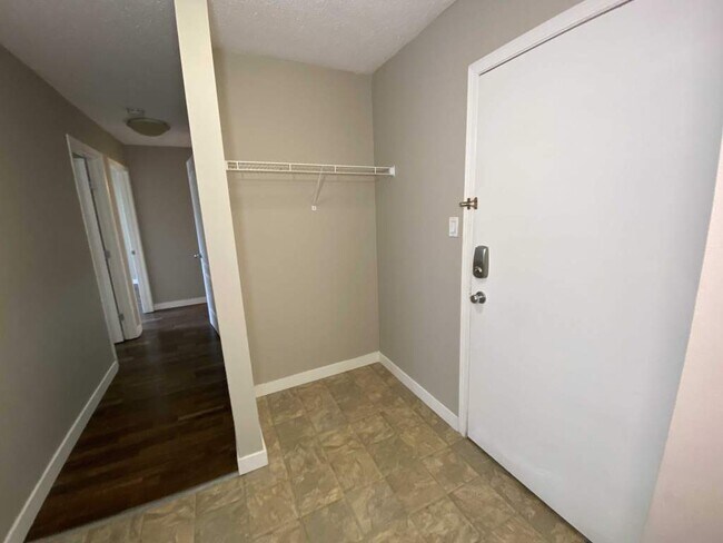 Photo - King's Court