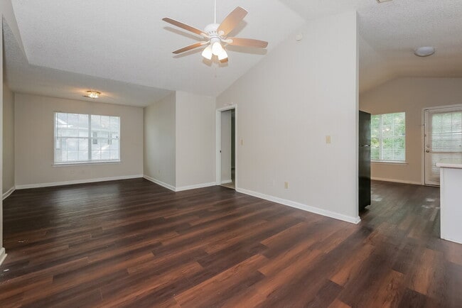 Photo - 218 Adam Cir