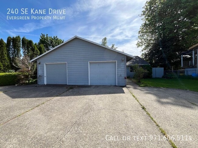 Photo - 240 SE Kane Dr