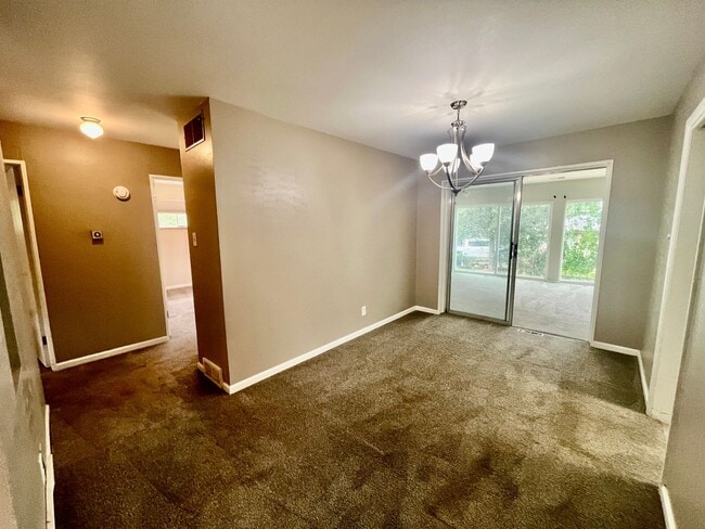 Photo - ** Move in Special** 3 bed 2 bath Ranch w/...