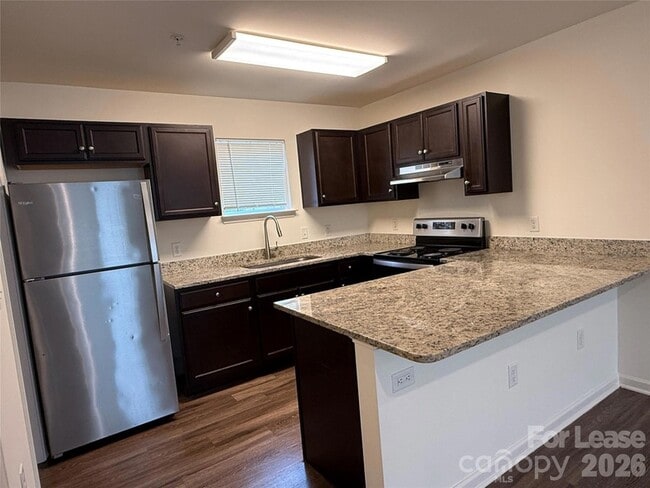 Photo - 2029 Oakdale Rd