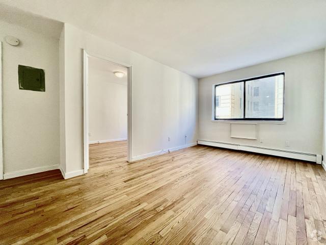 Building Photo - 1 bedroom in New York NY 10034 Unit 4A Rental