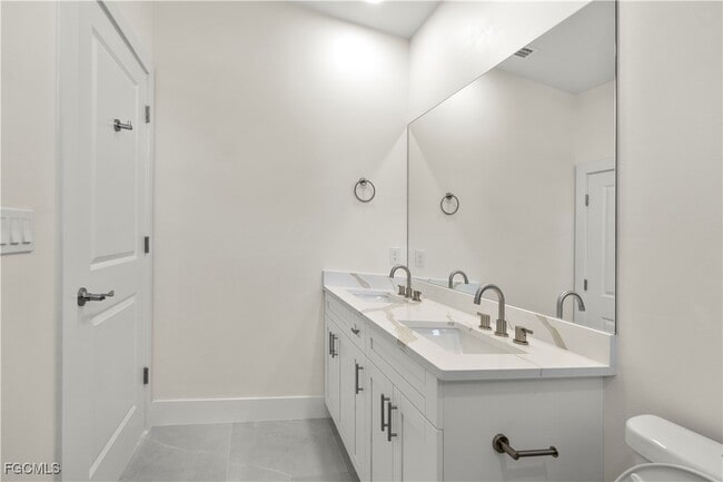 Building Photo - 4649-4651 24th St SW