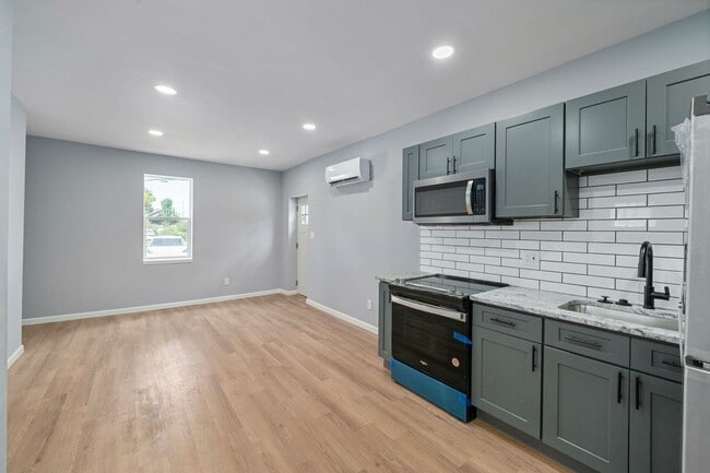 Photo - 786 Thomas Ave