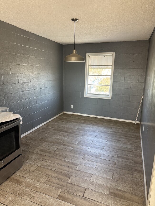 300 S 2nd St Unit B