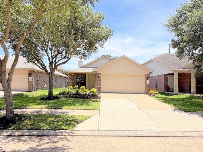 Building Photo - 6351 Applewood Forest Dr