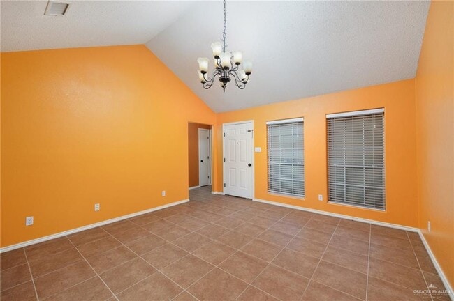 Photo - 11 Yucca Ave