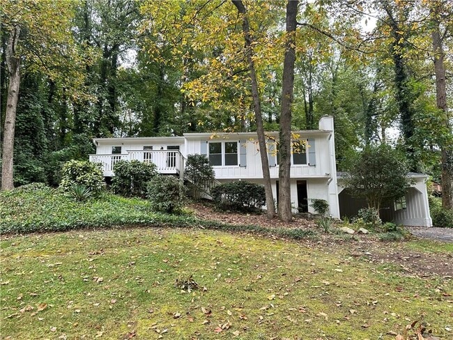 Photo - 1231 Woodleigh Rd SW