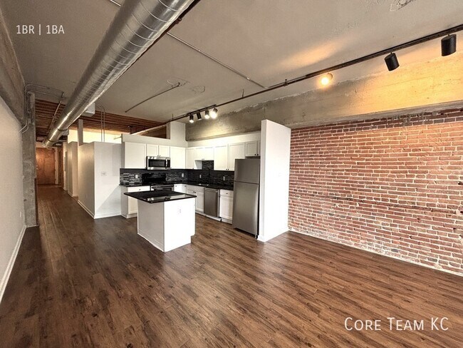 Building Photo - 204 Walnut St Unit 214