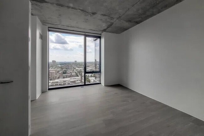 Photo - 2107 S Wabash Ave