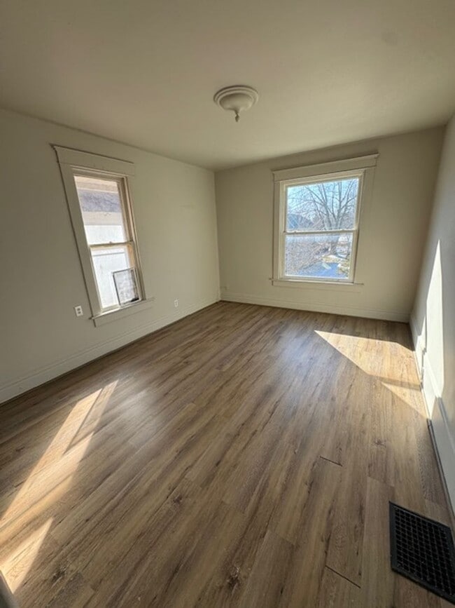 Photo - 938 Lincoln Ave Unidad 940 Lincoln 2A