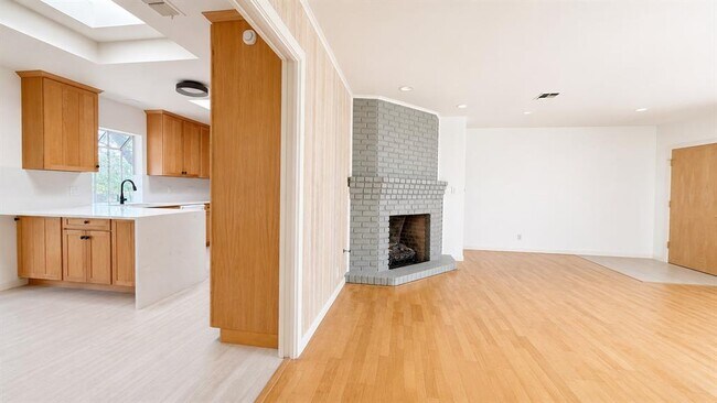 Photo - 405 Ridgewood Rd