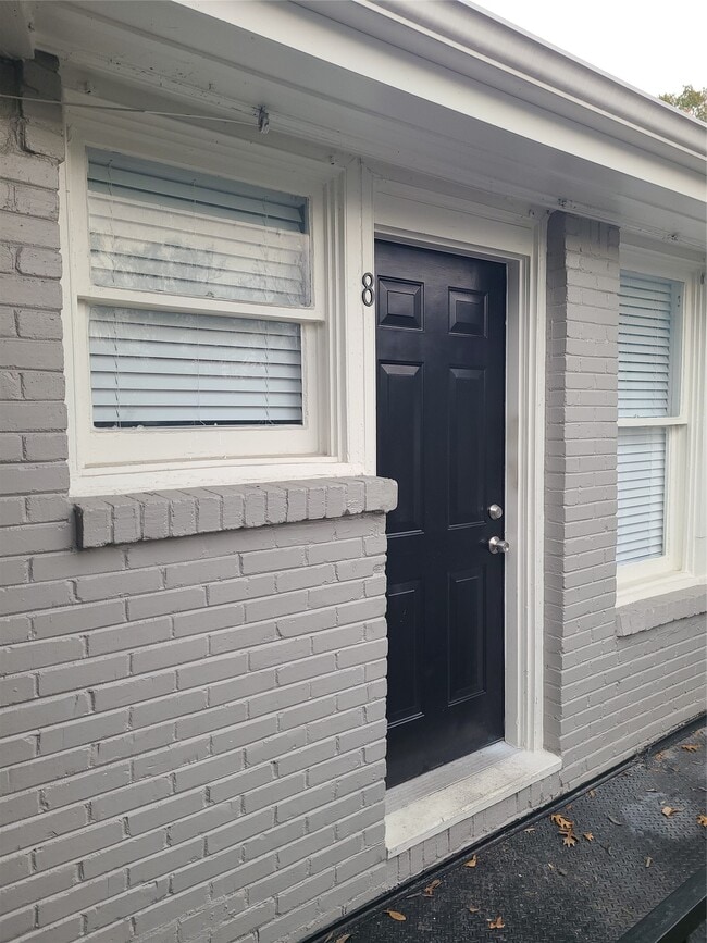 Building Photo - 4414 Woodside St Unit 8