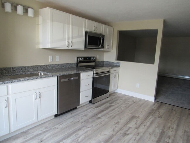 Plaistow Remodeled 2 Bedroom Condominium! ... - Plaistow Remodeled 2 Bedroom Condominium! ...