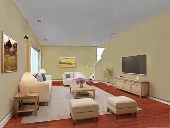 Photo - 210 Red Oak Dr