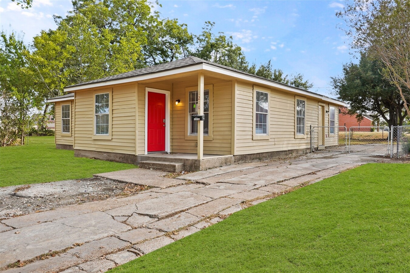 Photo - 1210 Scott St