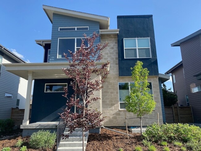 Building Photo - 9416 E 59th Ave