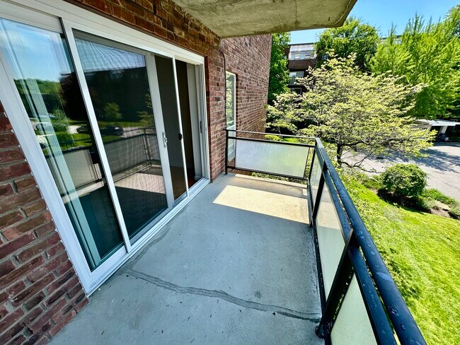 44 Broadlawn Park
