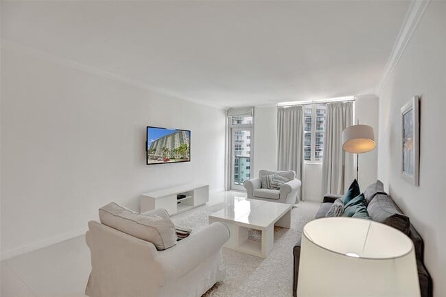 Building Photo - 19390 Collins Ave Unit 1114 Rental