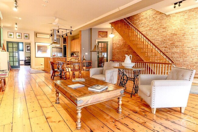 Photo - 258 Warren St