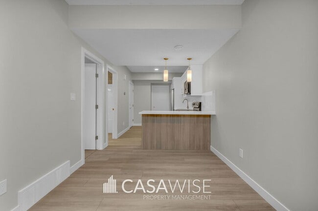 Photo - 1065 Berg Pl