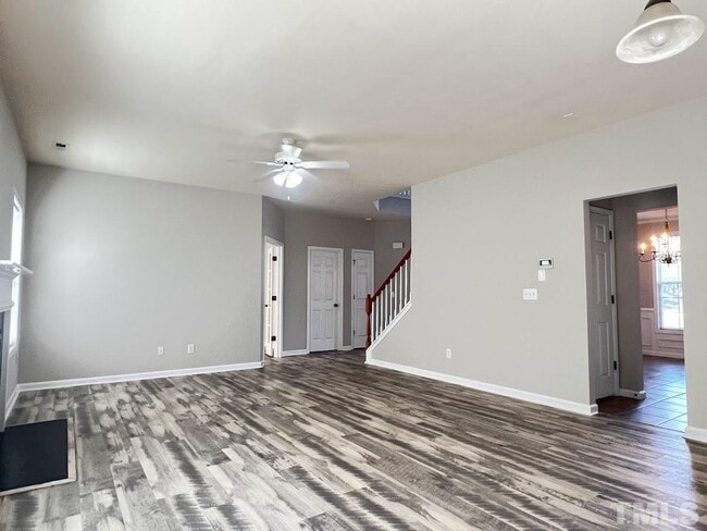 Photo - 5 Bedroom 3 Bath Single Family Fenced Yard for Rent - Apex