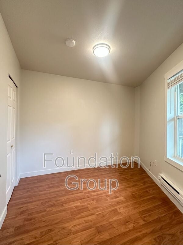 Photo - 842 Davis Pl S