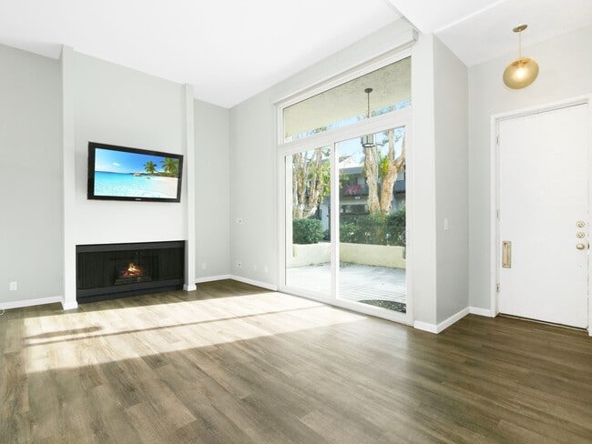 Photo - 405 2nd St