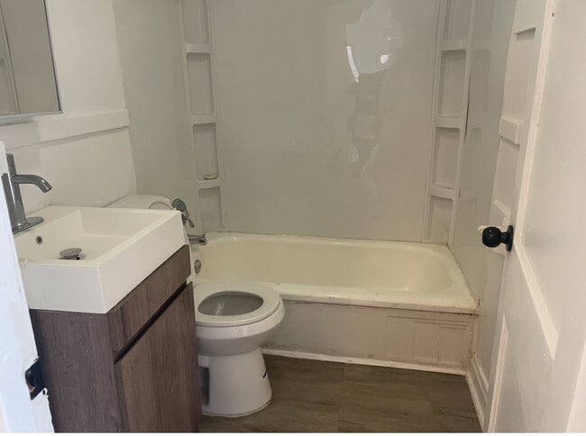 Photo - 17104 Wentworth Ave