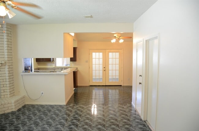 Photo - 10807 Emery Dr