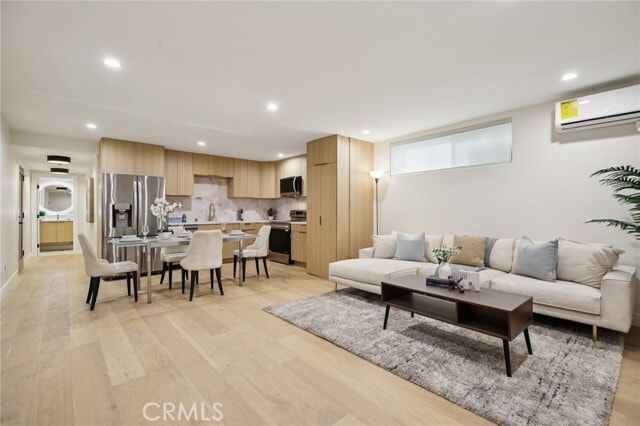 Building Photo - 1824 Fairburn Ave Unit 101 Rental