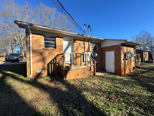 Photo - 132 Woodland Ave Unit A