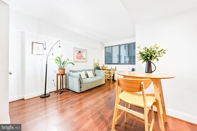 Photo - 1701 16th St NW Unidad 204