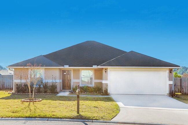Building Photo - 3163 Pine Haven Dr