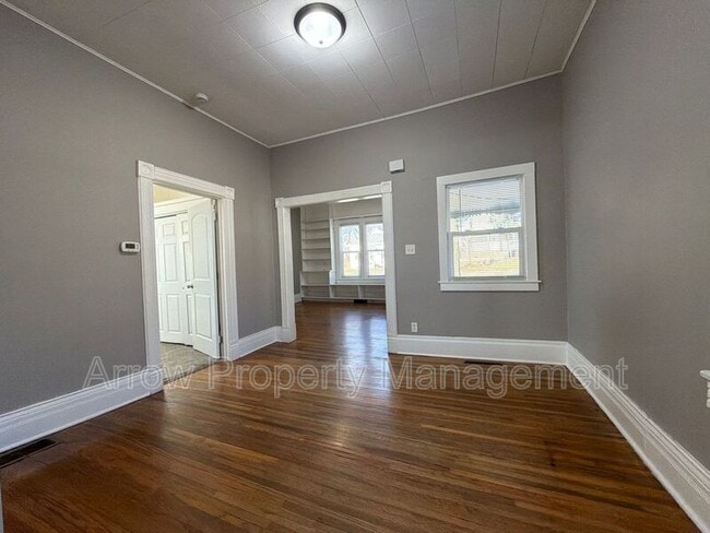 Photo - 2267 Dudley St