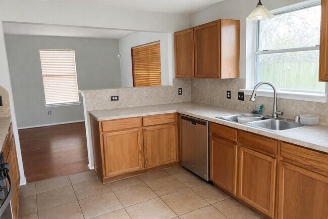 Photo - 5935 Sattler Park Dr