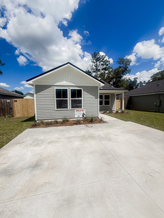 Photo - 235 Tafflinger Rd