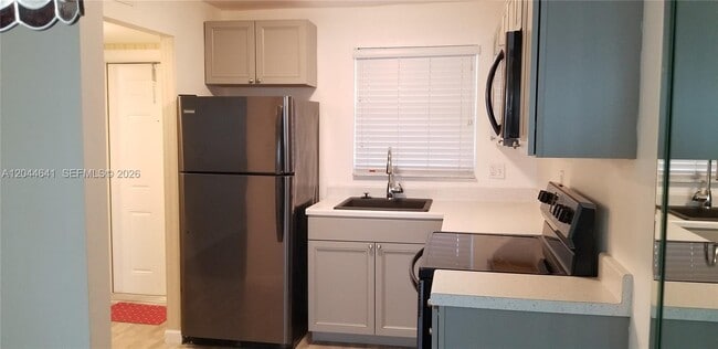 Photo - 8130 Sunrise Lakes Blvd Unidad 206