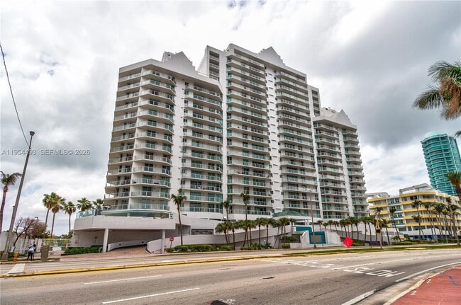 5900 Collins Ave Unidad 1207