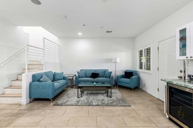 Photo - 1718 W Colter St